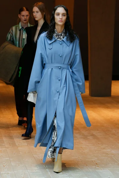 Look 22